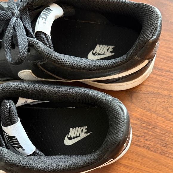 Nike Classic Black and White Leather Shoes - 10W/8.5M - Picture 7 of 7